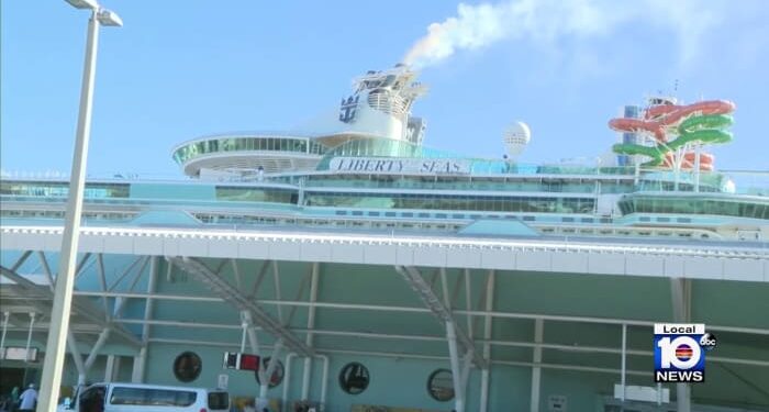 Un crucero regresa al sur de Florida con 17 migrantes cubanos rescatados en el mar