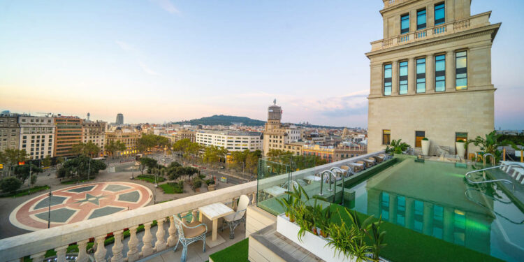Un hotel para amantes del diseño y el arte en el corazón de Barcelona
