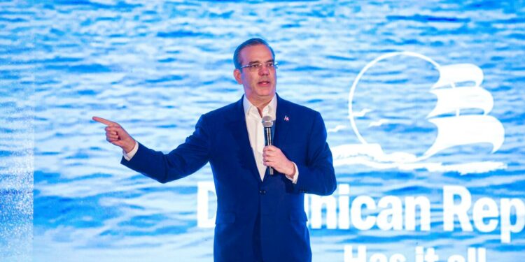 (VIDEO) Abinader resalta importancia de agentes de viajes y turoperadores para turismo dominicano