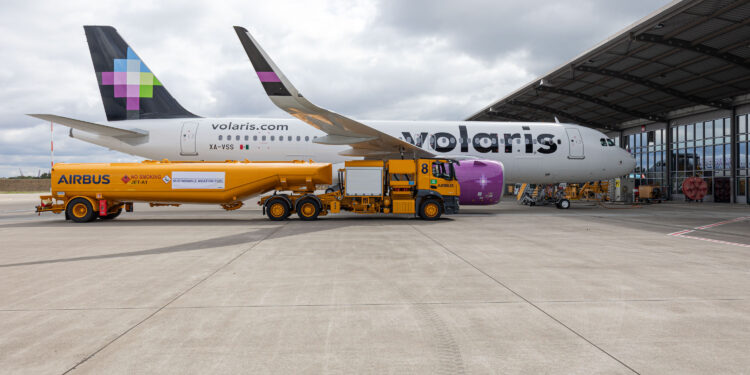 ¿Cómo reducen las aerolíneas su huella ambiental?