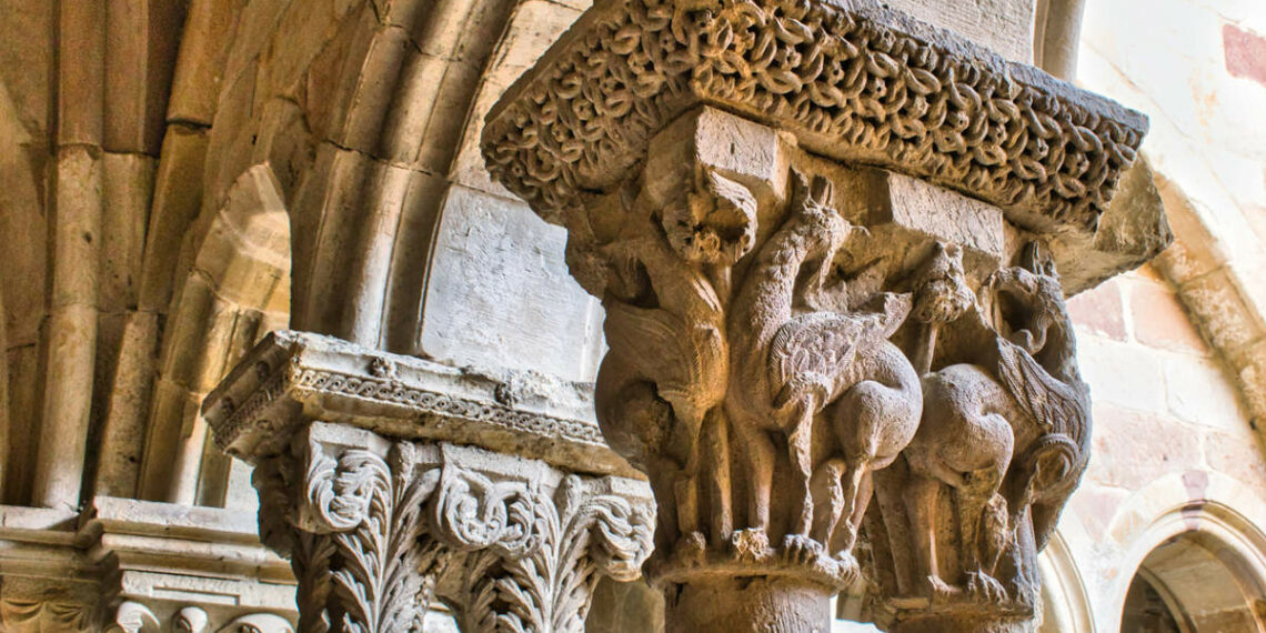 Viaje tras los animales fantásticos que habitan las catedrales españolas