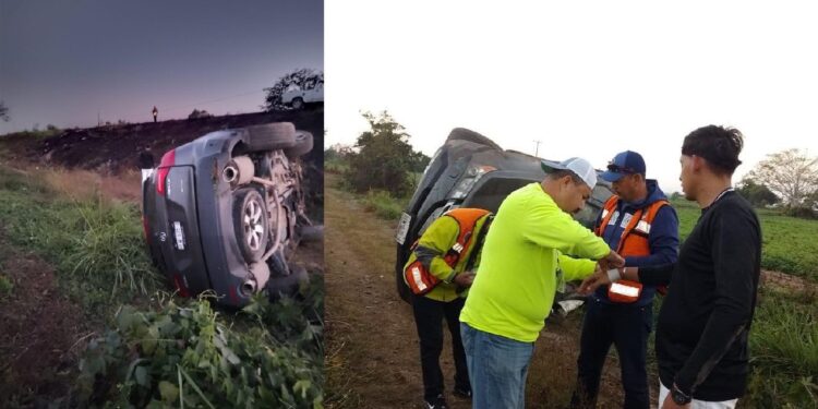 Volcó camioneta en las cercanías del crucero de Rosamorada, el conductor resultó lesionado