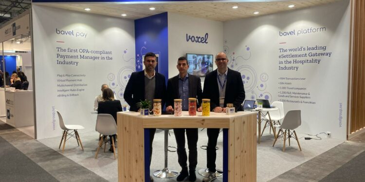 Voxel analiza el impacto de la e-factura obligatoria en el turismo.