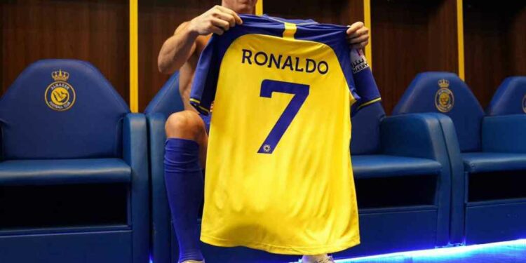 Cristiano Ronaldo con la camiseta del Al Nassr.