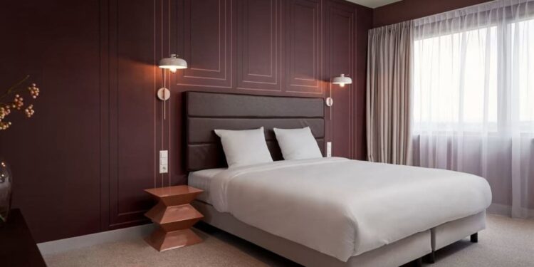 Habitación de hotel del Corendon Plaza Amsterdam Schiphol Airport Hotel que ofrece Booking