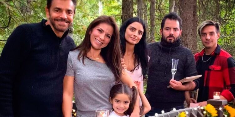 ¿Qué hacen los Derbez juntos de viaje?