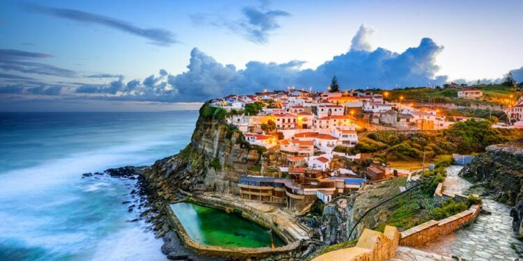 Ciudad Costera de Azenhas do Mar