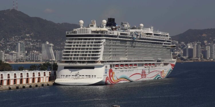 Abarca: hay pláticas con navieras para traer más cruceros a Acapulco; llega el Norwegian Joy