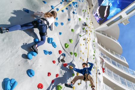 La escalada también tiene cabida en el Symphony of the Seas