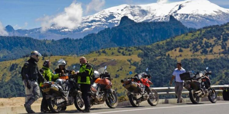 Viajes en moto para presenciar la belleza natural de Colombia, con Motorbeach Viajes