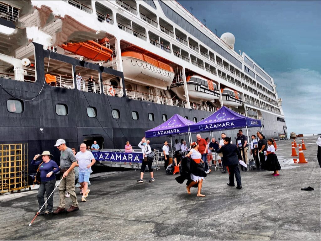 Los turistas extranjeros fueron recibidos en Salaverry con marinera. (Foto: STI)