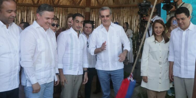 Abinader y Apordom encabezan inauguración segunda etapa terminal de cruceros Taíno Bay