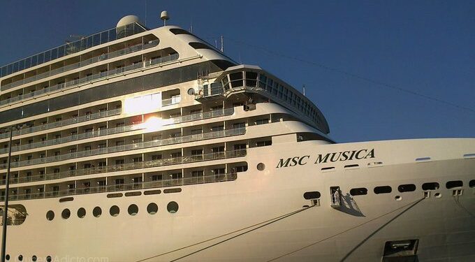 Crucero MSC Musica omite escala en Montevideo debido a problema médico de pasajera