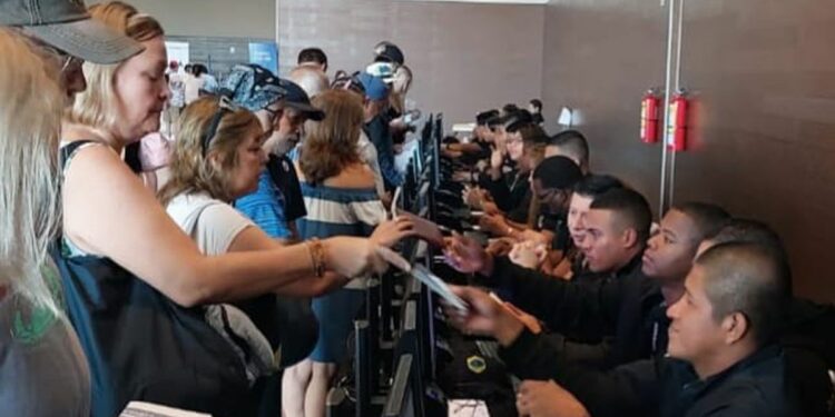6,270 turistas arribaron a puertos del país