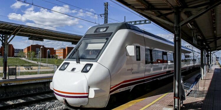 66 trenes 'cercanías' unirán Valladolid con Medina y Palencia -