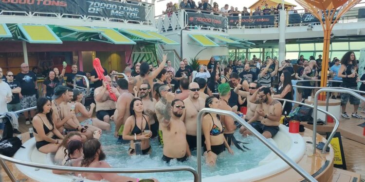 70000 Tons of Metal: a bordo del crucero heavy más grande del mundo