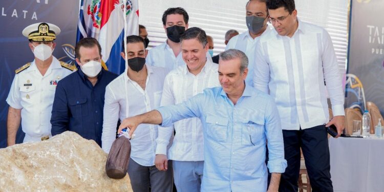 Abinader inaugura segunda etapa de la terminal de cruceros Taíno Bay en Puerto Plata