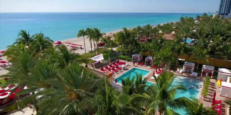 Acqualina Resort, en Sunny Isles Beach, fue reconocido como el mejor de los Estados Unidos