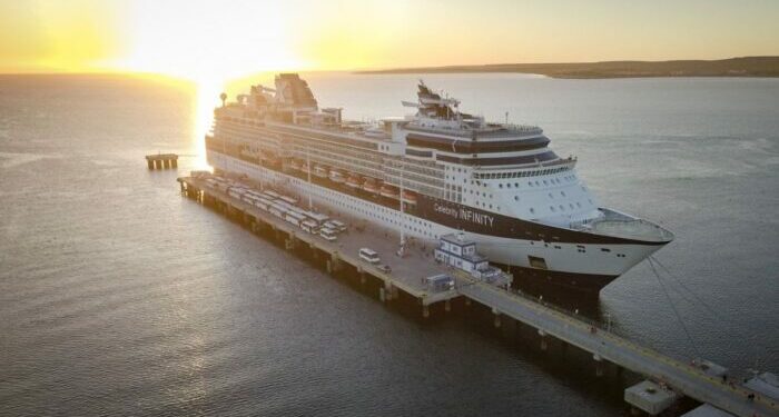 Amarró en Puerto Madryn el Celebrity Infinity – LU20 – Radio Chubut – AM580