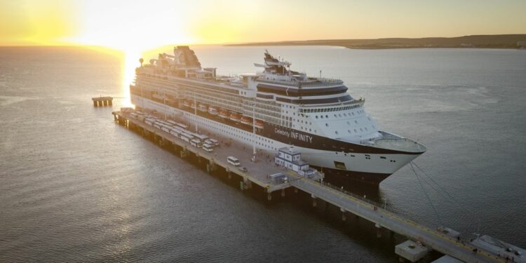 Argentina: Puerto Madryn recibe al crucero Celebrity Infinity por quinta vez en la temporada