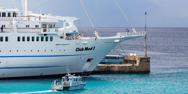 Arribó al Puerto de La Habana Crucero de Vela Francés Club Med 2