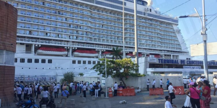 Atraca en Acapulco el crucero Norwegian Bliss con más de 5 mil visitantes y tripulantes