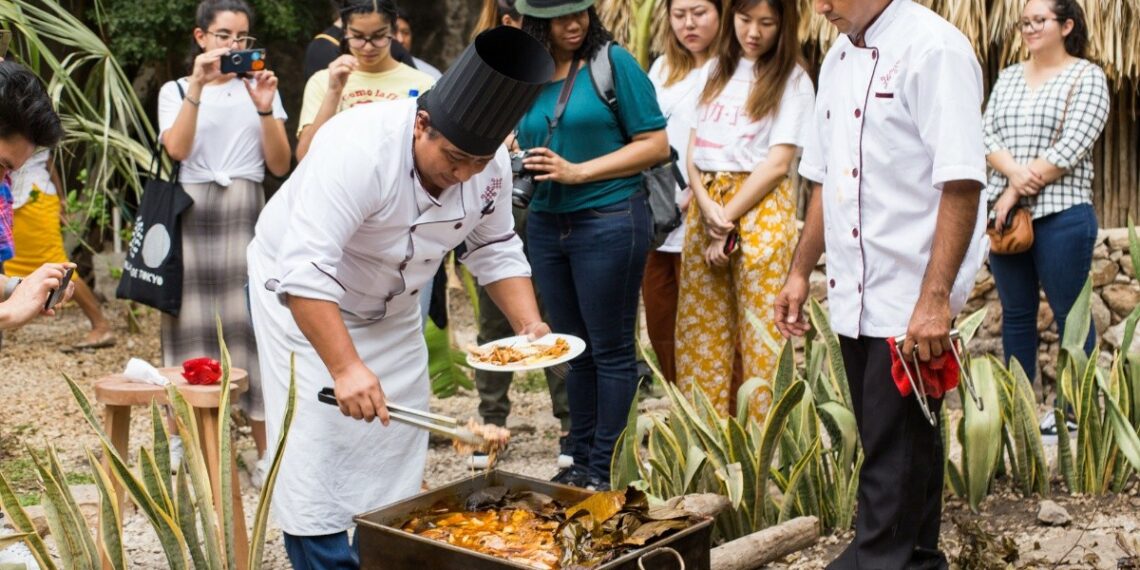 Carnitas, cochinita, tacos y esquites, entre las 10 mejores comidas callejeras del mundo