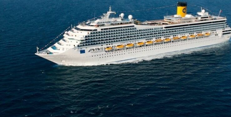 Carnival vende el crucero Costa Mágica a empresario griego