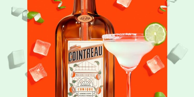 Cointreau se renueva con L'Unique, su nueva botella, homenaje a los orígenes de la coctelería