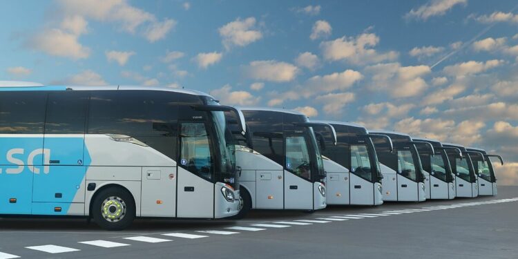 Cómo viajar gratis en autobús gracias a las ayudas al transporte: trayectos y requisitos