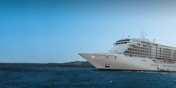 Crucero Seven Seas Voyager realiza escala en Punta Arenas