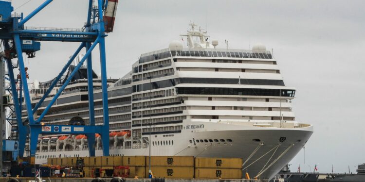 Crucero de MSC retorna al Puerto de Valparaíso luego de 3 años de ausencia