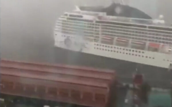 Crucero rompe amarras en Puerto de Río de Janeiro
