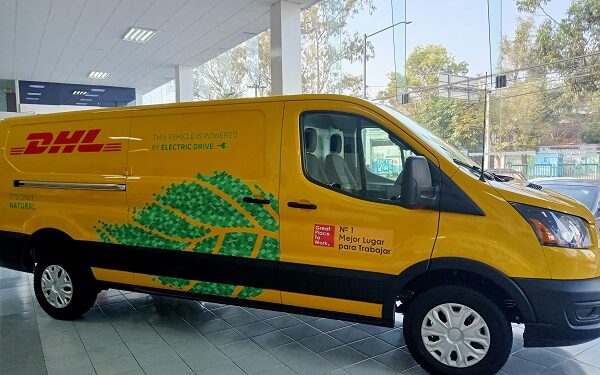 DHL Express incrementa su flotilla eléctrica con la incorporación de 100 vehículos Ford E-Transit de la mano de Grupo Andrade