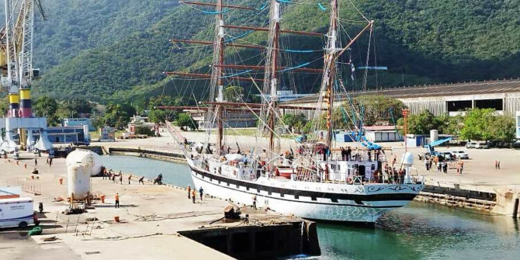 Venezuela Armada BE 11 SBolivar Dianca
