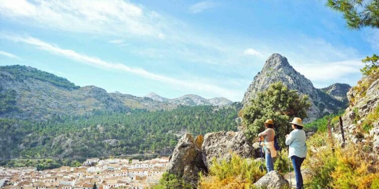 Diez pueblos para una escapada en el puente del Día de Andalucía