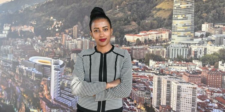 Edlam Abera Yemeru, Jefa de Conocimiento e Innovación de ONU-Habitat"Las ciudades pueden ser lugares de oportunidad, pero también de exclusión"