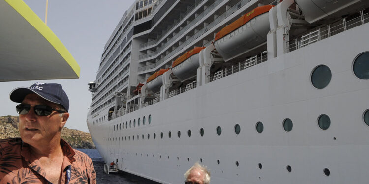 Crucero en el puerto de Maó