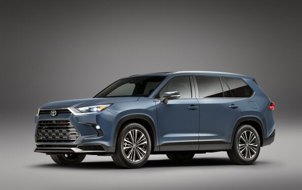 Toyota Grand Highlander-frontal-3-4