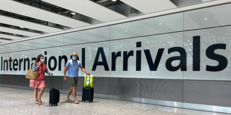 El aeropuerto de Heathrow dice que los viajes de negocios van rezagados en el repunte post-COVID