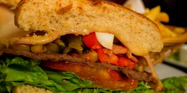 El chivito está entre los mejores sándwiches del mundo