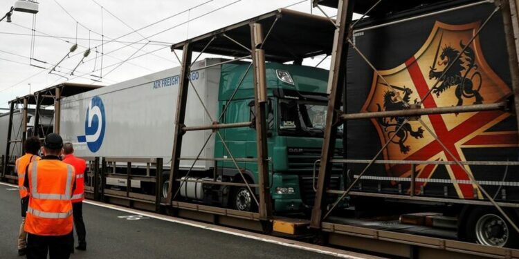 El tiempo de disponibilidad en el tacógrafo en los viajes en barco y tren