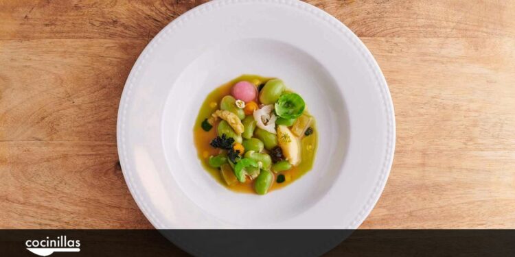 El vertical de escudellas de Joan Roca, un plato que repasa la historia del Celler de Can Roca