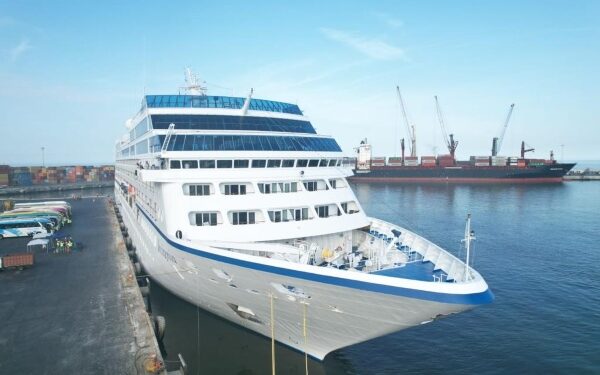 Empresa Portuaria Arica atiende crucero con 593 pasajeros