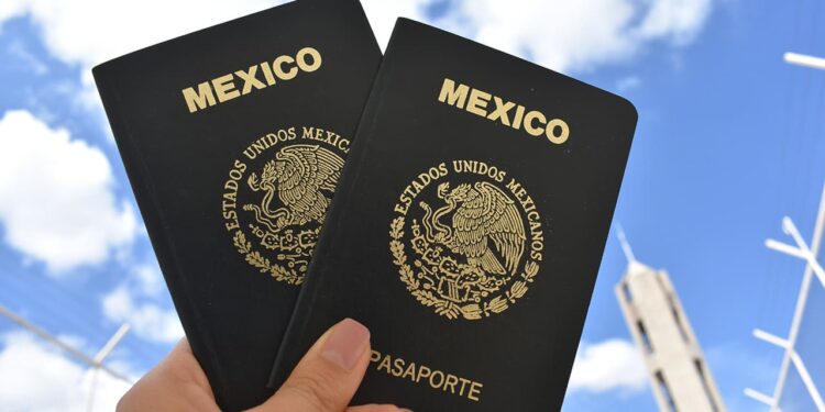 Estos son los países que puedes visitar solo con pasaporte mexicano en 2023