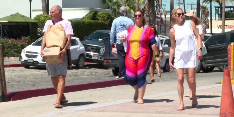 Excesivo el impuesto al turista: Agencias de viajes