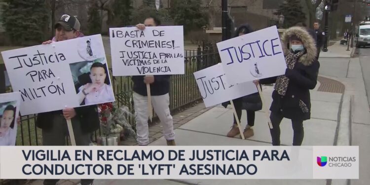 Exigen justicia tras asesinato de conductor de viajes compartidos en Little Italy | Video | Univision Chicago WGBO
