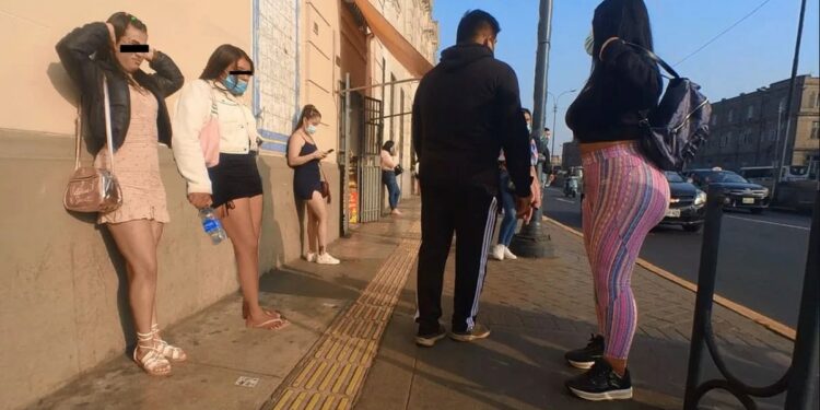 Extorsión, drogas y muerte: el oscuro mundo de las mafias de explotación sexual de venezolanas en Perú