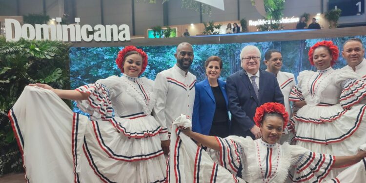 FITUR sirve de plataforma para avance de formación turística dominicana