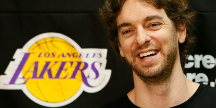 Gasol, Nowitzki, Parker, Popovich, cerca de Salón de la Fama